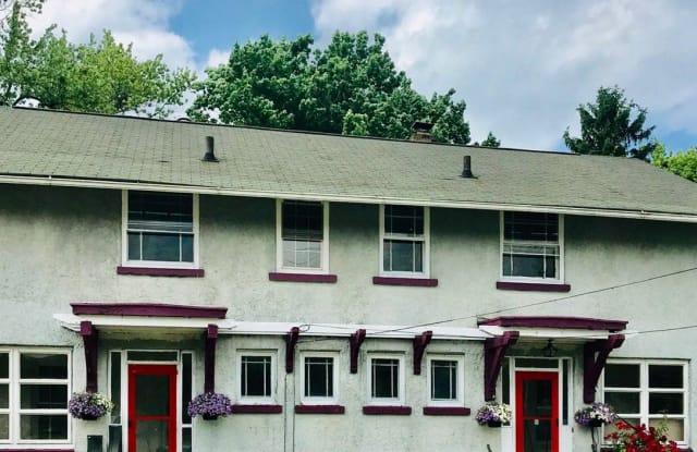 1320 Farrell Terrace - 1320 Farrell Terrace, Farrell, PA 16121
