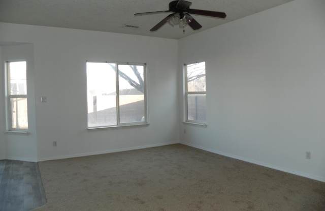 5228 Dexter Court NE Gallery 4