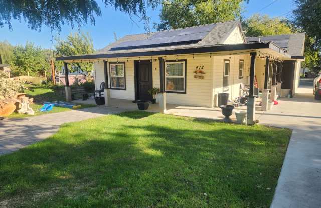 3 bedroom home 1/2 acre.  No HOA Gallery 1