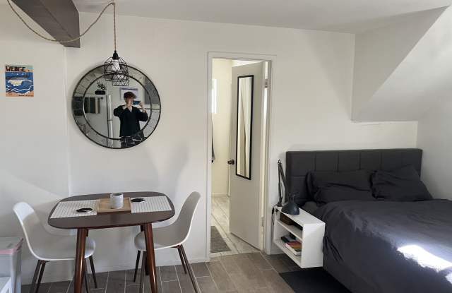 2304 Pacific Drive photos photos