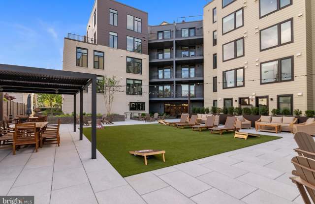701 N HENRY STREET - 701 North Henry Street, Alexandria, VA 22314