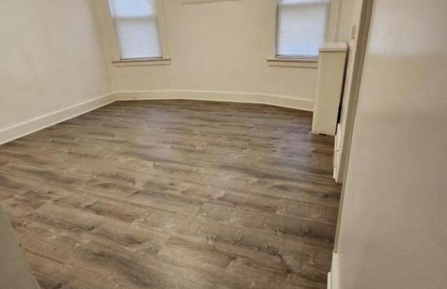 128 Stuyvesant Ave Gallery 2