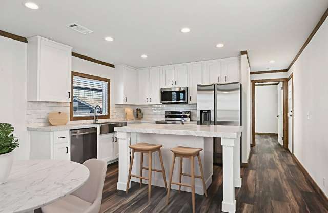 1609 Swallowtail Dr photos photos