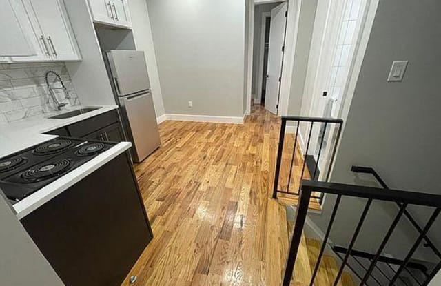 1048 Morris Park Avenue photos photos