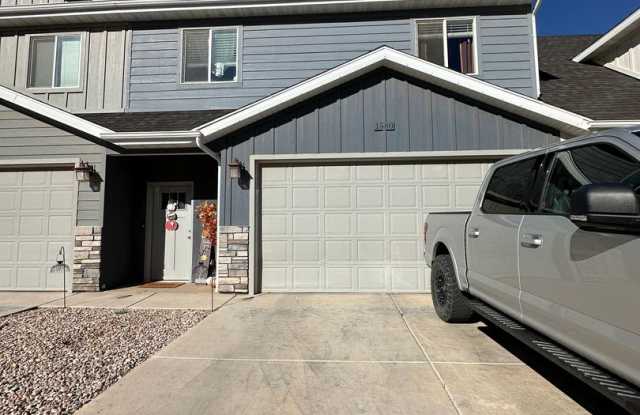 Three bedroom, 2.5 bath townhome photos photos