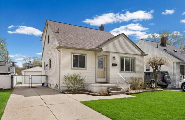 2236 Tyler Avenue Gallery 3