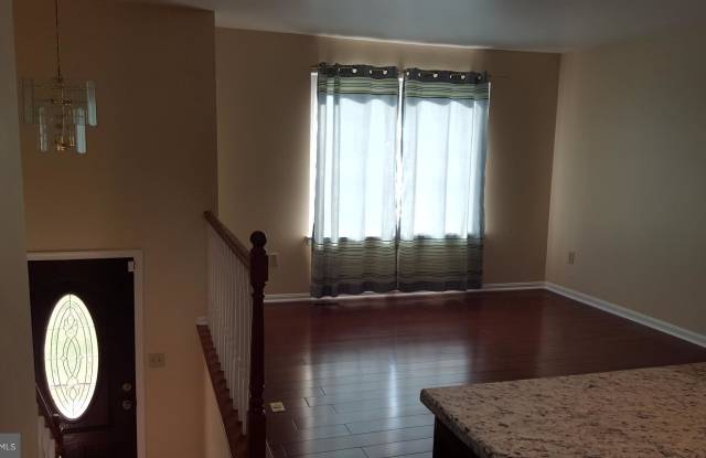 2152 PINEVIEW COURT Gallery 3