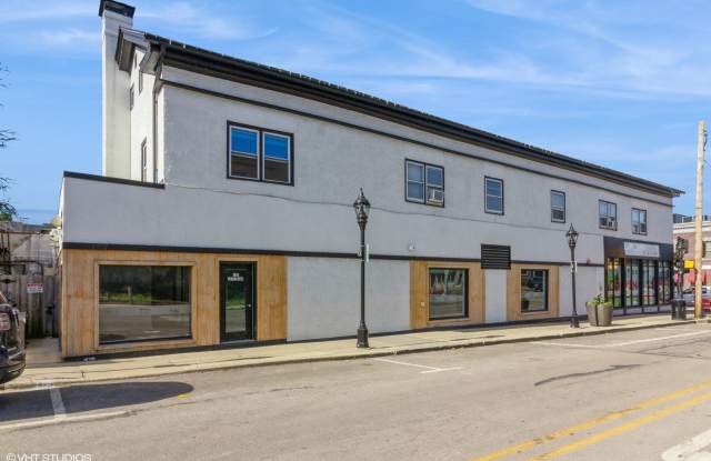 10 E Jefferson Avenue - 10 East Jefferson Avenue, Naperville, IL 60540