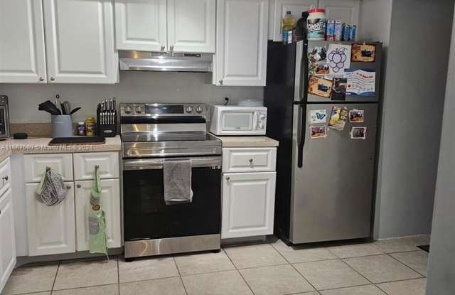 713 North Pine Island Road photos photos