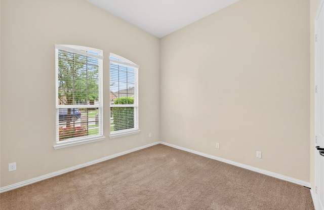 5629 Grove Cove Drive Gallery 2