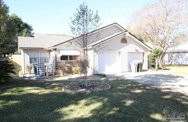 6333 Langley Place Rd - 6333 Langley Place Road, Ferry Pass, FL 32504 6333 Langley Place Rd - 6333 Langley Place Road, Ferry Pass, FL 32504