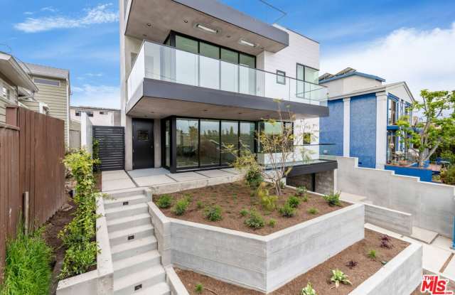 2714 Highland Ave - 2714 Highland Avenue, Santa Monica, CA 90405