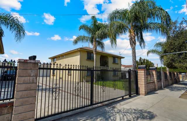 11817 1/2 Glenoaks Blvd photos photos