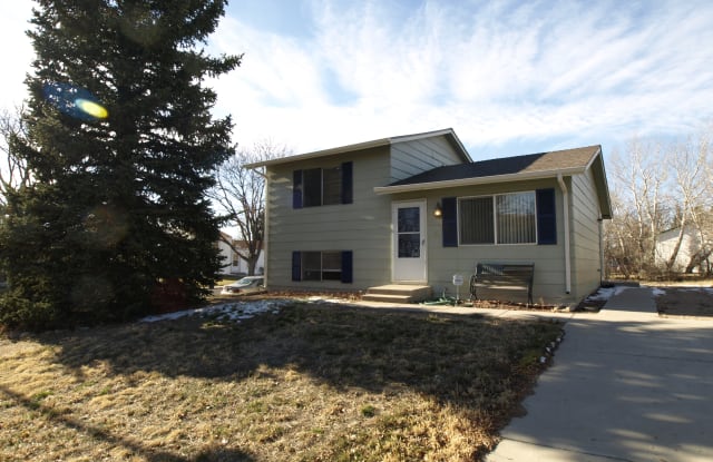 1755 Kittredge Ct - 1755 N Kittredge Way, Aurora, CO 80011
