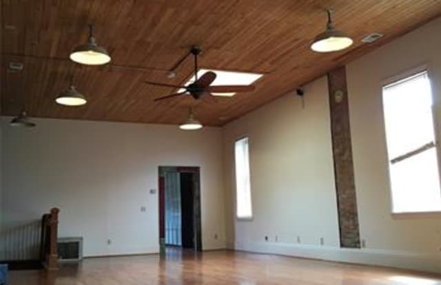 2845 Gratiot - 2845 Gratiot Avenue, Detroit, MI 48207