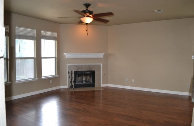 6005 Hidden Pine Lane Gallery 2