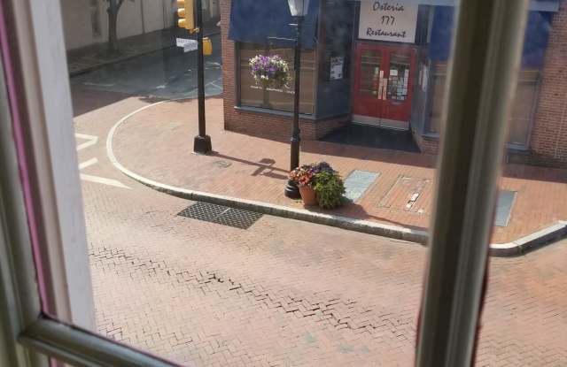 176 Main Street - A Gallery 3