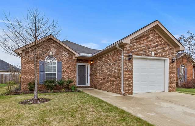 Cozy 3 Bed 2 Bath Available January 2026! photos photos