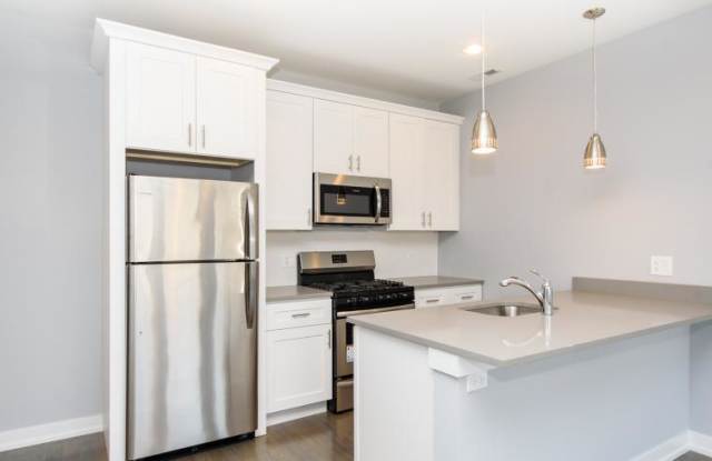 1619 North Maplewood photos photos