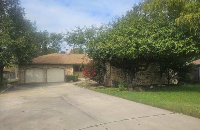 1109 S Breckenridge Ct - 1109 South Breckenridge Court, Wichita, KS 67207