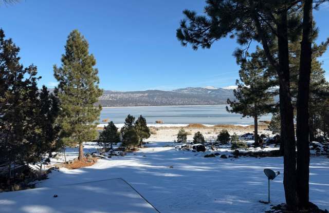2 BEDROOM, 2 BATH FURNISHED LAKE FRONT RENTAL - 509-380 Stones Road, Lassen County, CA 96130