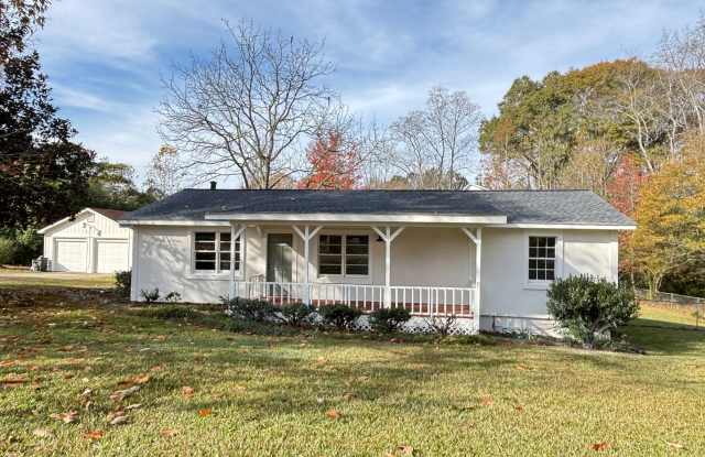 Cute ranch layout 3 bedroom 1 bath home in Hiram! photos photos