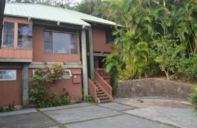 FULLY FURNISHED KANEOHE HOME W/ AWESOME VIEWS OF KANEOHE BAY Gallery 1