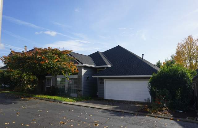Gorgeous Remodeled Home for Lease in Steamboat Landing - 13617 SE 36th St Gallery 3