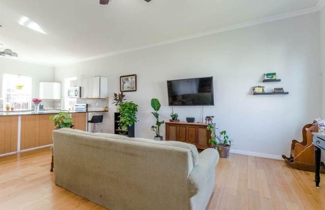 3306 Huisache Street Gallery 4