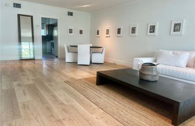 10178 Collins Ave Gallery 4