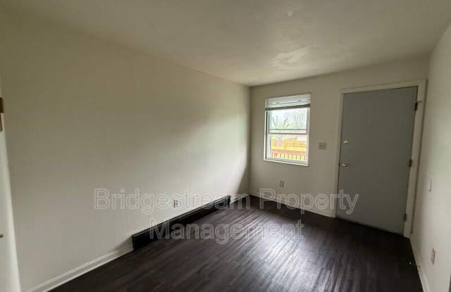 1299-4 Sanlor Gallery 2