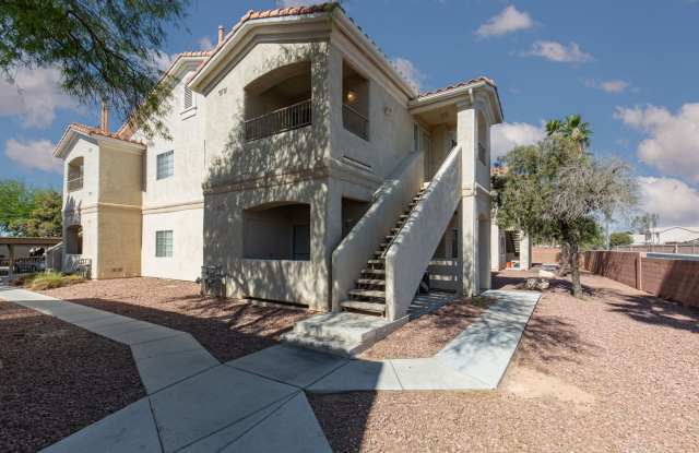 Upstairs 2 br unit in gated community with pool/spa/bbq area photos photos