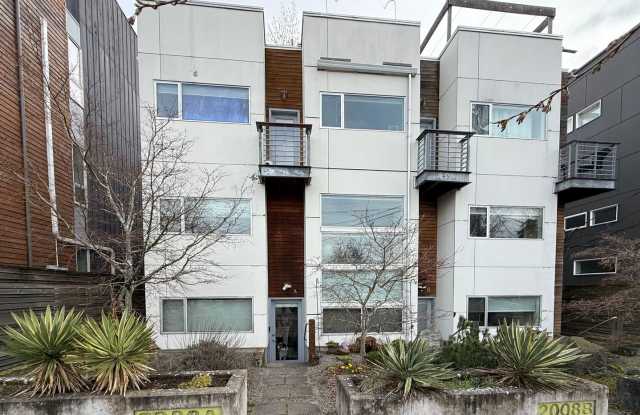 Beacon Hill Townhome Gallery 3