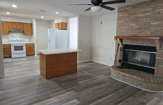 473 SE EVERGREEN DRIVE Gallery 4