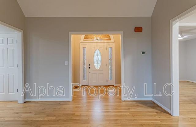 97 Smith Rd Gallery 4