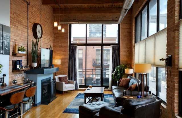 1918 South Michigan Avenue - 1918 South Michigan Avenue, Chicago, IL 60616