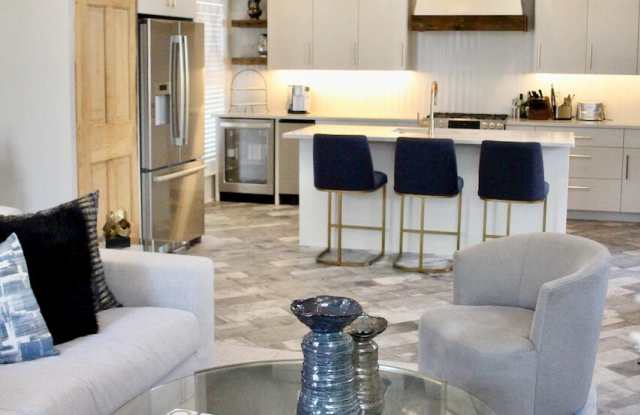 1 Weims Court Gallery 1