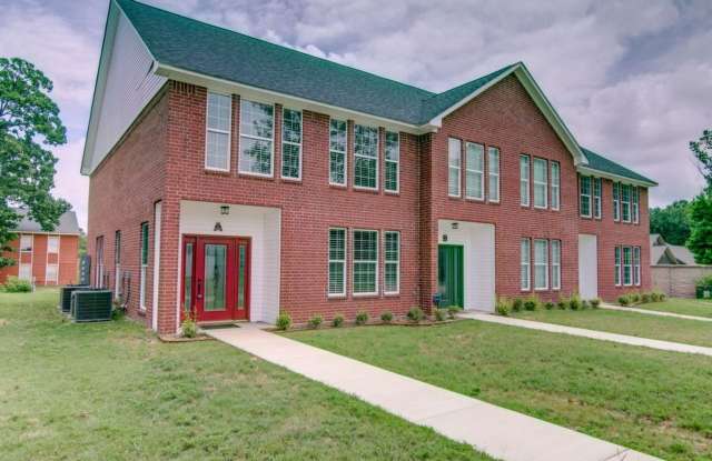4 Bedroom PG Townhome for Rent! Gallery 2