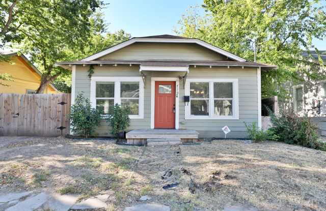Lovely home in Denver Heights Available for Immediate Move In! - 710 Cuney Way, San Antonio, TX 78210