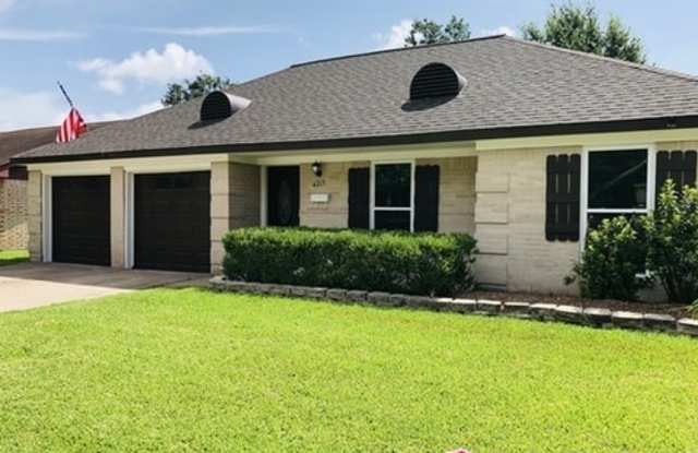 4213 Justin Lane Gallery 2