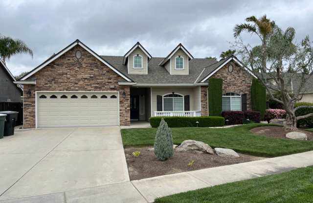 Beautiful NW Visalia home in an established neighborhood Coming soon! photos photos