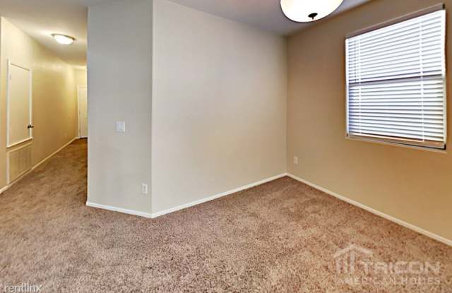 7710 W Shumway Farm Road Gallery 3