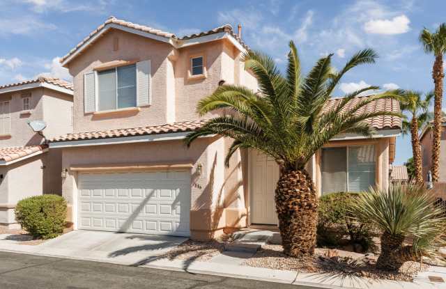 Dual primary suites in Silverado Ranch gated community with pool photos photos