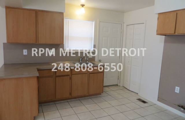 7401 Evergreen Gallery 4