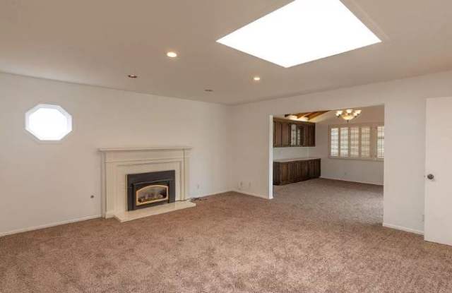 21182 Breton Ln Gallery 3