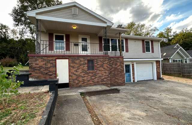 4 bedroom 3 bath home in Graham! - 604 Hollow Street, Graham, NC 27253