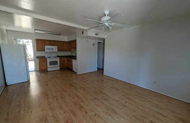 1043 East Butler Drive Gallery 3