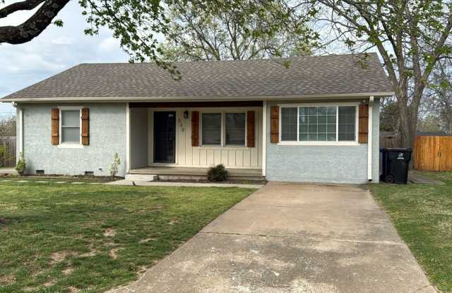 Welcome to your new charming 3-bedroom, 1.5-bath home in Broken Arrow close to Main Street! photos photos