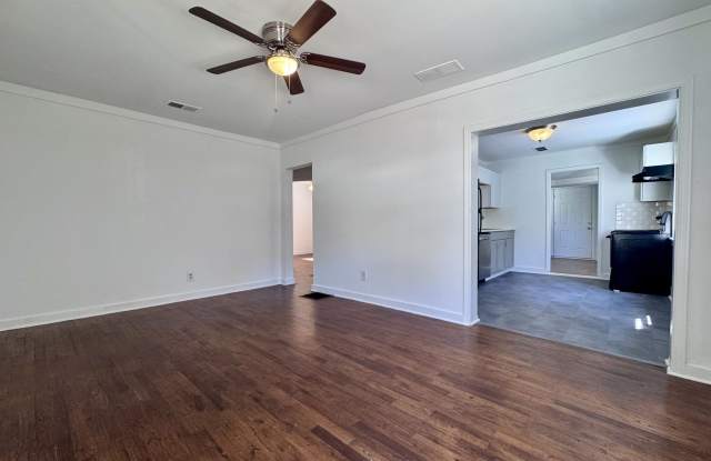 2577 Eastwood Drive Gallery 3