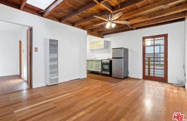 24 Westminster Ave Gallery 2